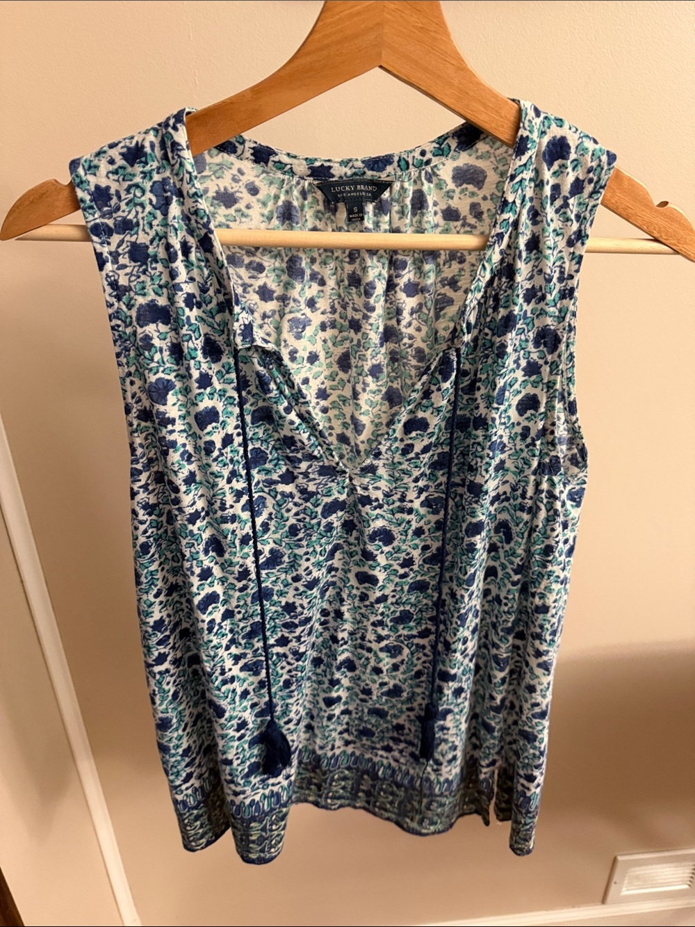 Lucky Brand White and Blue Floral Tie-Front Tank